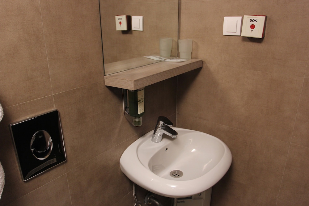 Single Room - Photo 3