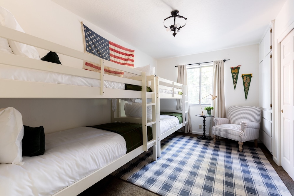 House (4 Bedrooms)