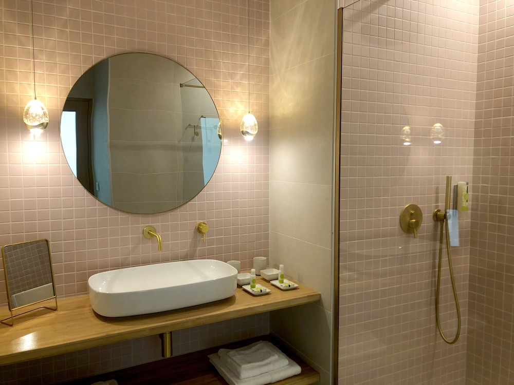 Deluxe Suite, Ensuite, Garden View (Cosmopolitan) - Photo 11
