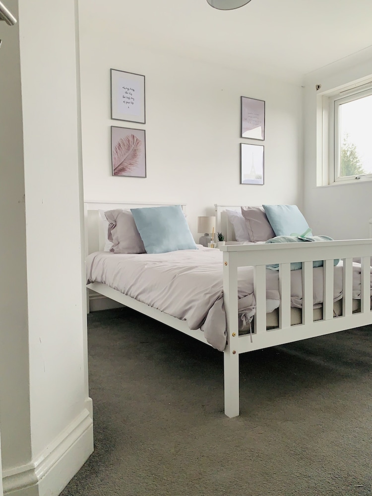 House, Multiple Beds photo 1