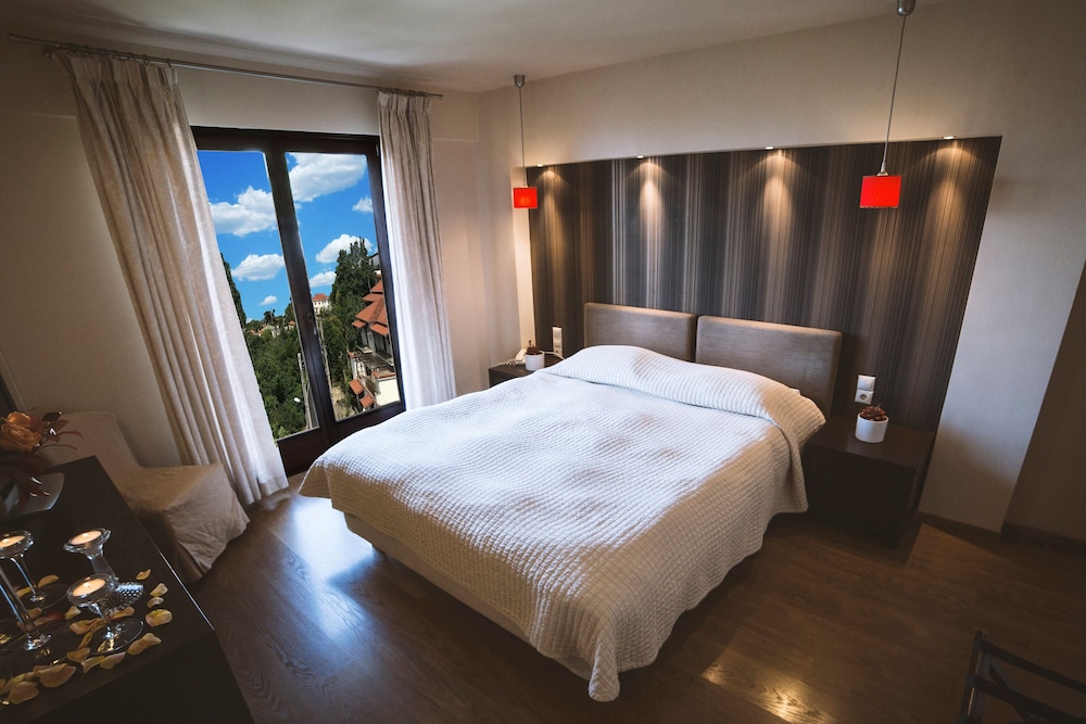 Suite with Balcony and Portaria View - Photo 3