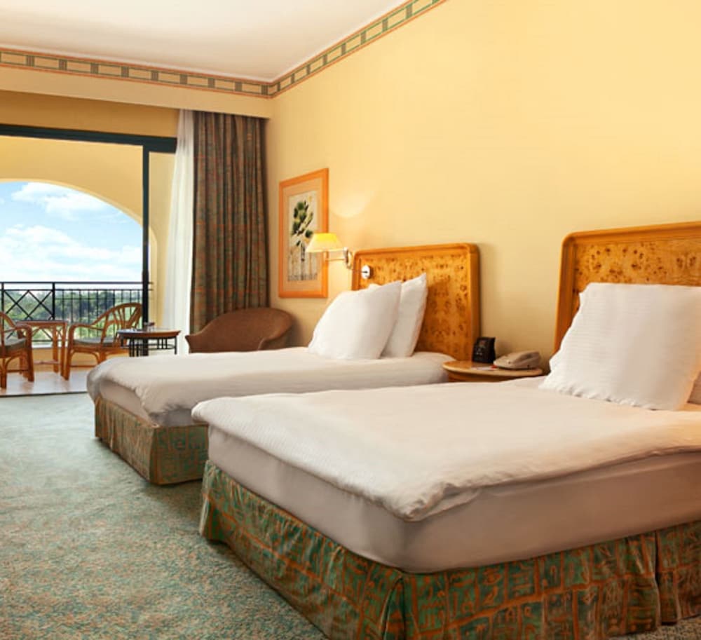 Hilton, Room, 2 Twin Beds