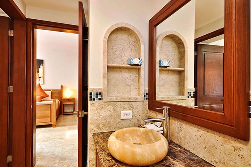 Superior Suite, 1 Bedroom, Ocean View (Penthouse) - Photo 3
