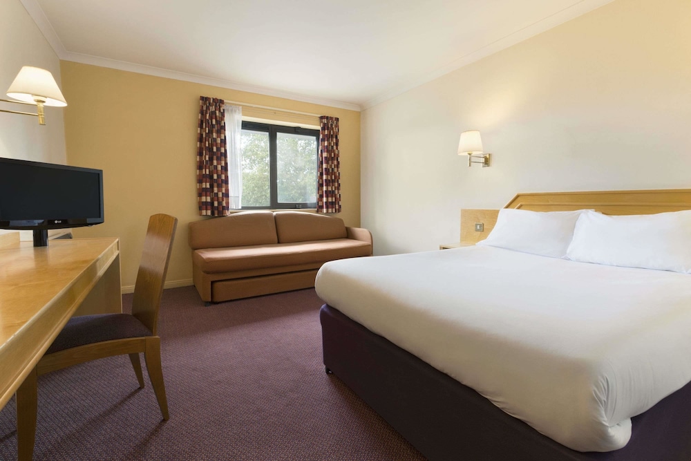 Room, Multiple Beds, Non Smoking - Photo 1