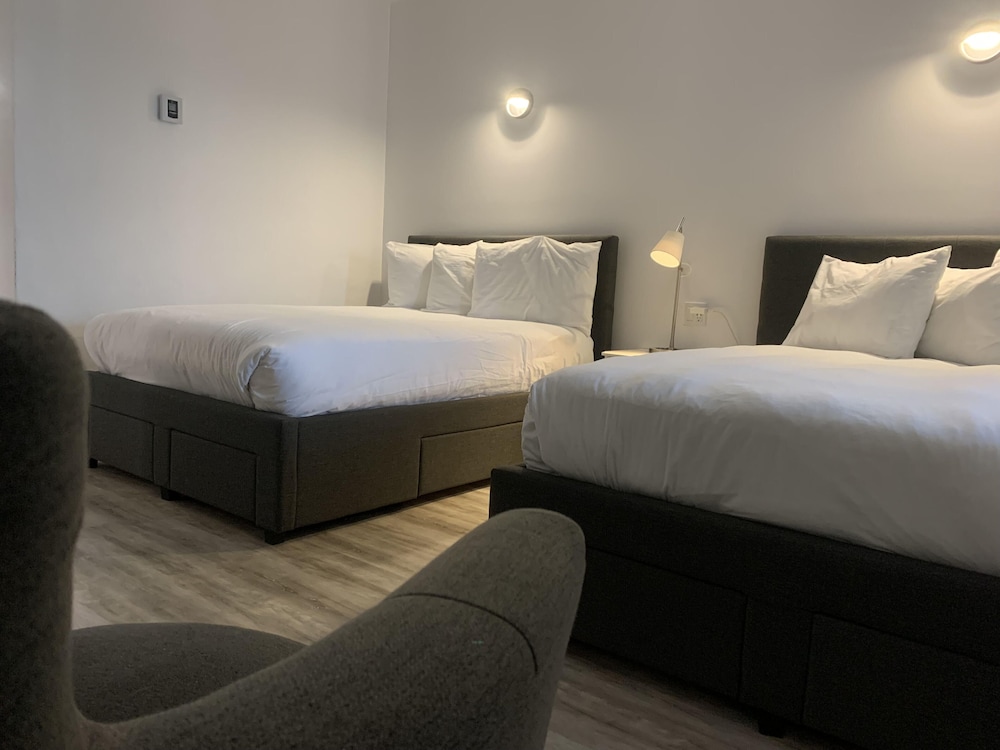 Standard Room, 2 Double Beds, Sea View photo 2