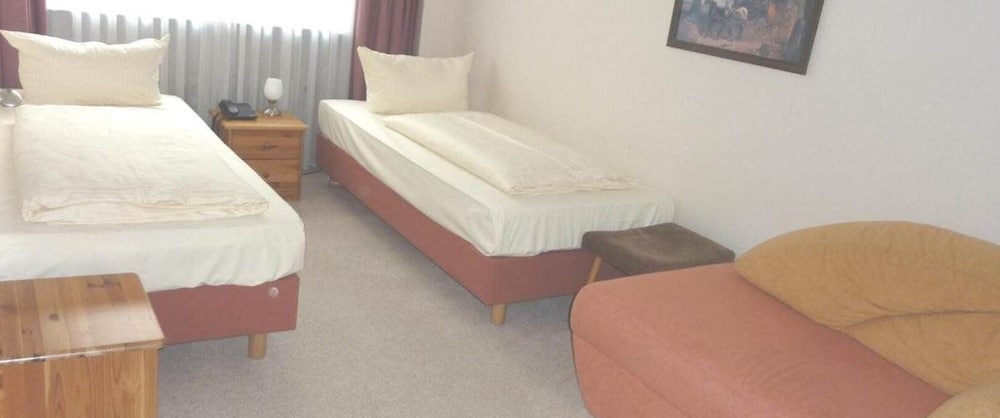Standard Twin Room photo 2