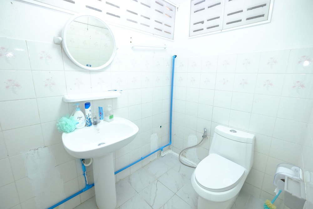 Standard Triple Room With Shared Bathroom photo 3