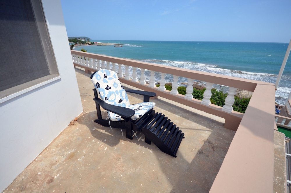 Deluxe Room, Ocean View, 1 King Bed, Poolside, photo 6