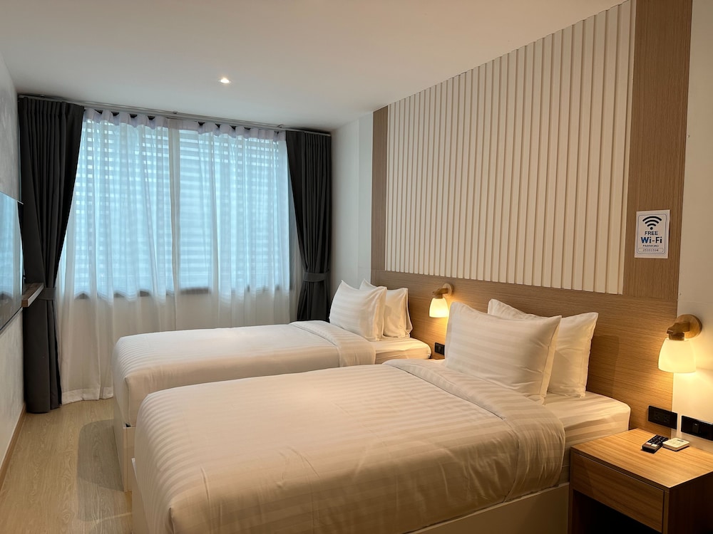 Standard Twin Room, Non Smoking, City View photo 1