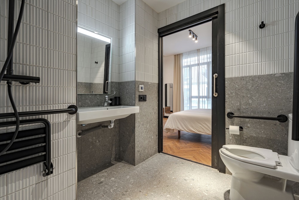 Room, Accessible - Photo 7
