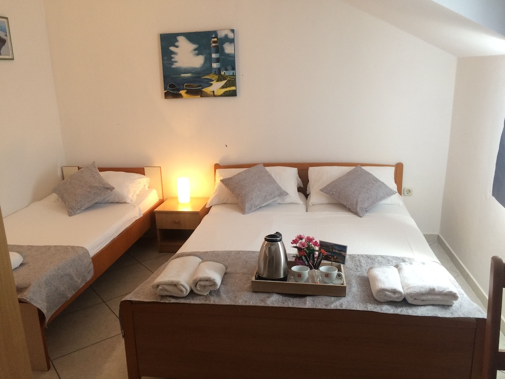 Triple Room, 1 Queen Bed with Sofa bed photo 1