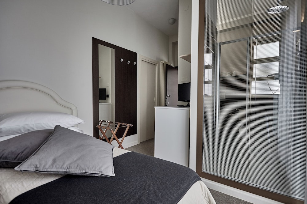 Superior Single Room, Sea View