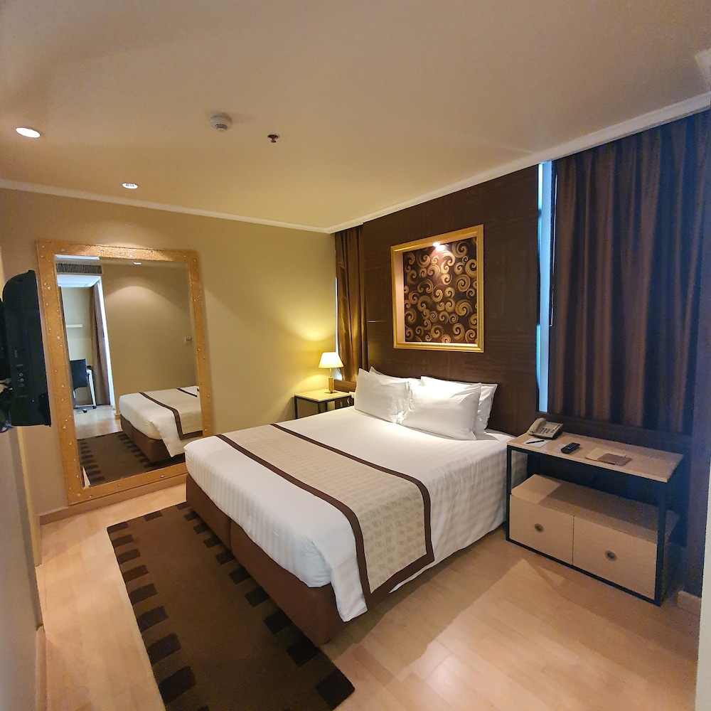 Grand One Bedroom Suites photo 2