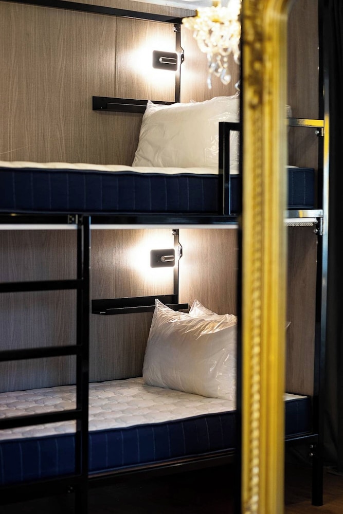 Shared Dormitory, Women only photo 2
