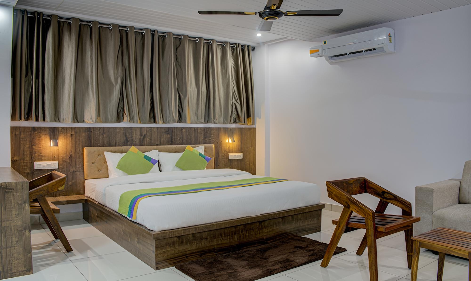 Premium Twin Room photo 3