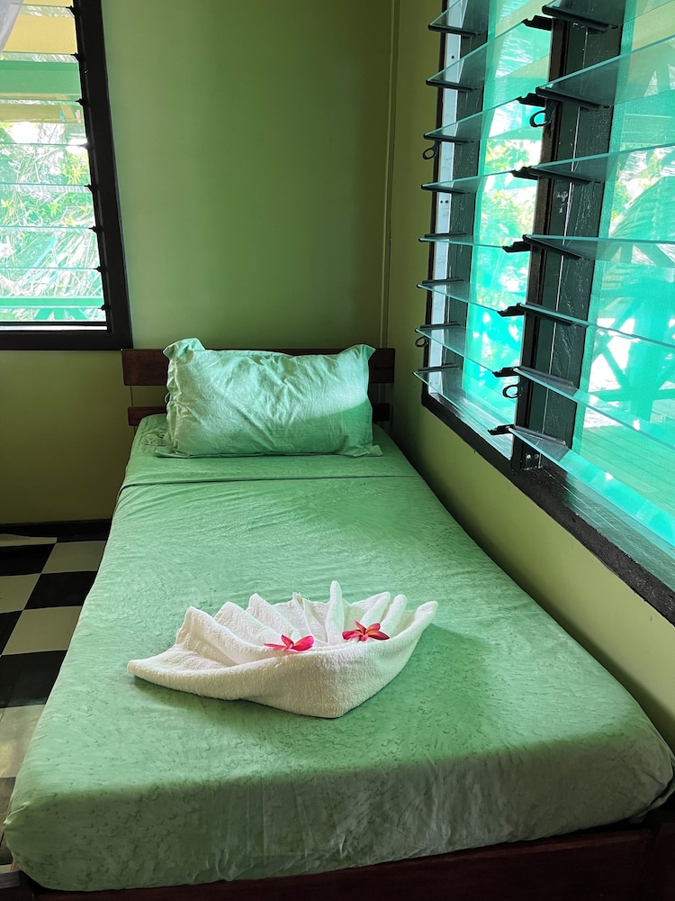 Basic Double or Twin Room, Balcony, Lagoon View photo 2