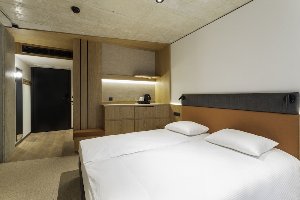 Deluxe Double Room - Photo 7