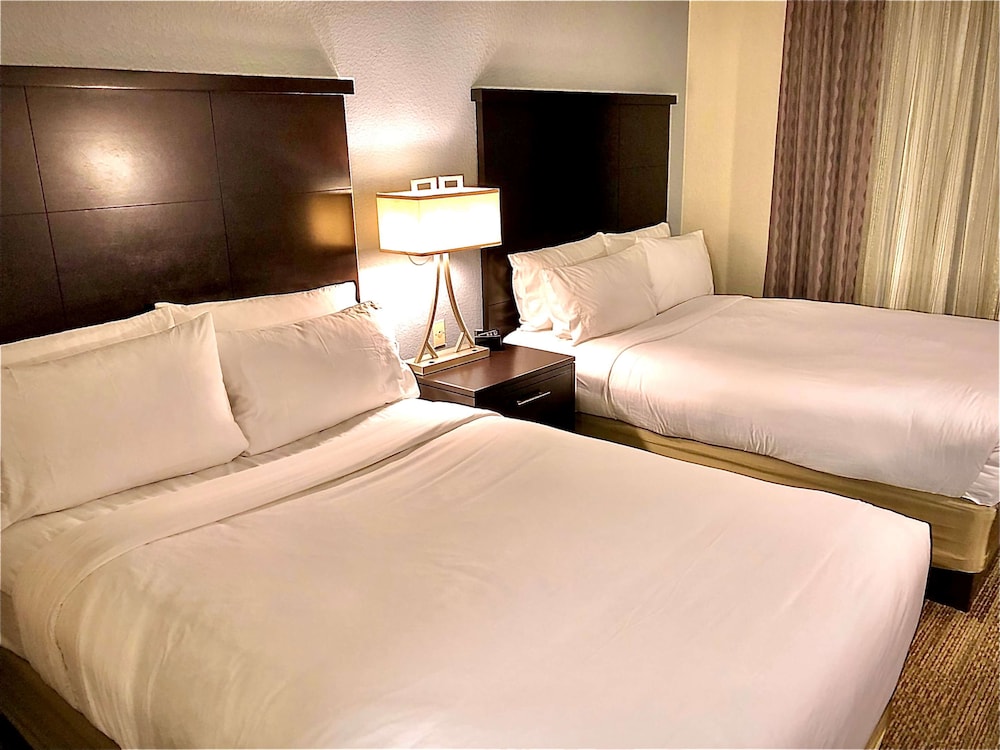 Suite, Multiple Beds (Two Bedroom) photo 1