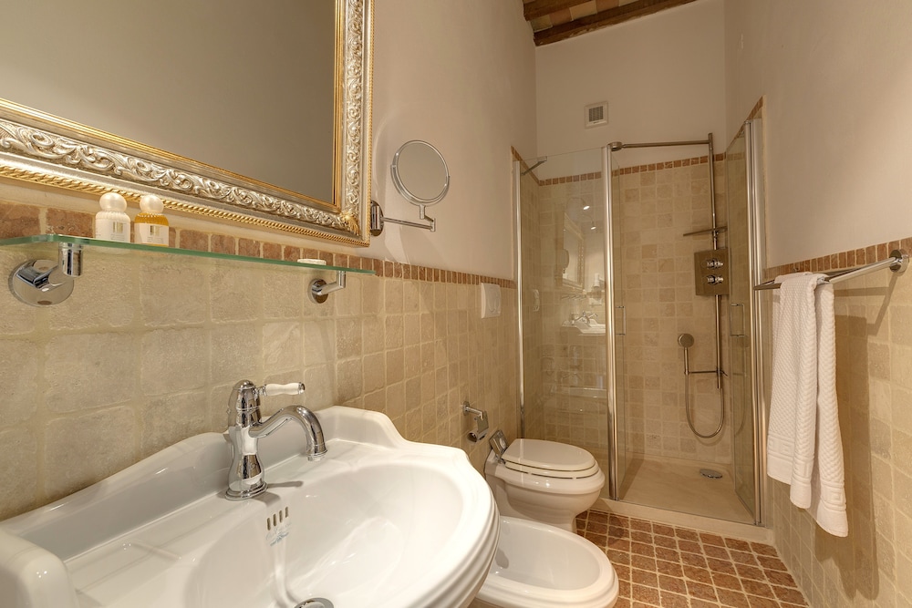 Comfort Double Room, 1 Queen Bed, Garden View, Ground Floor photo 3