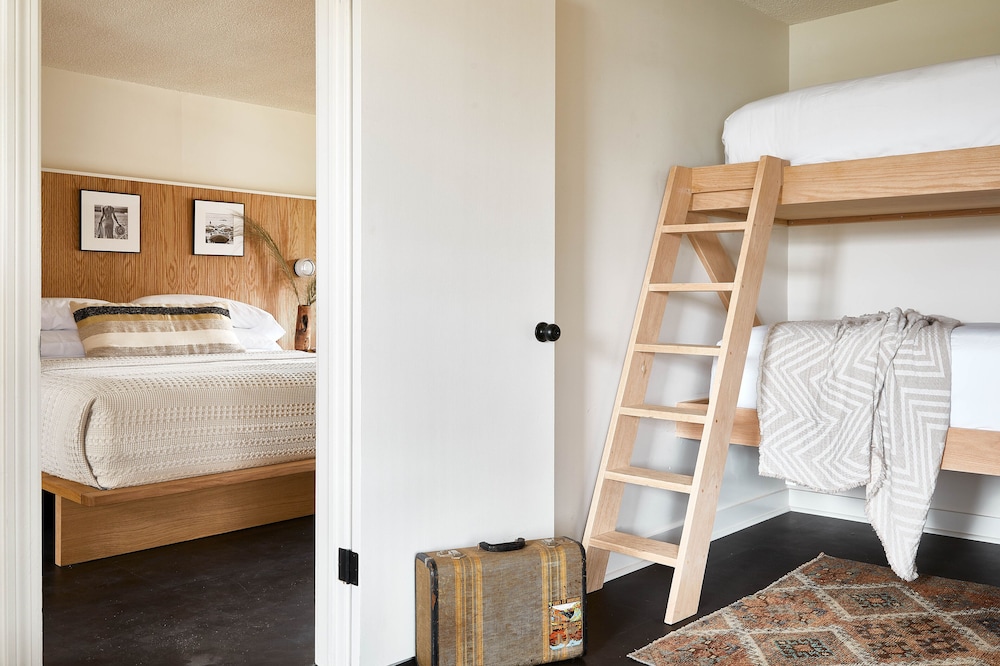 Deluxe Suite photo 2