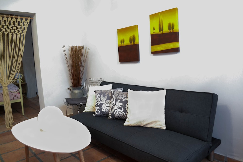 Studio, Ground Floor - Photo 11