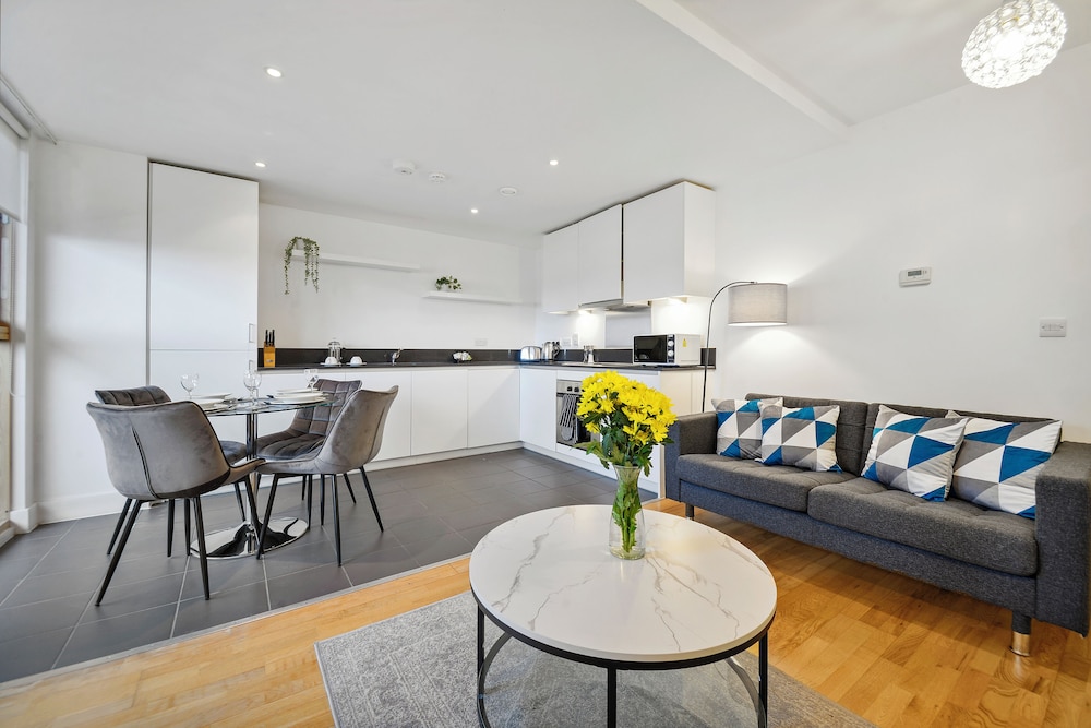 Superior Apartment, 1 Bedroom, Balcony, City View (1703)