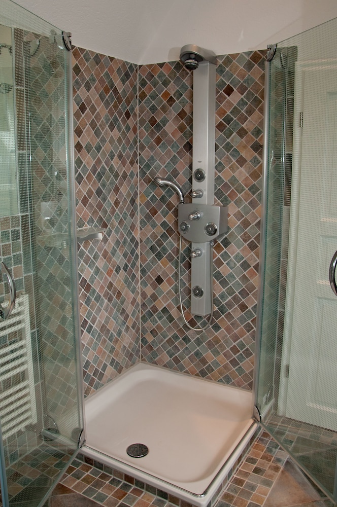 Double Room, Private Bathroom, Garden View photo 2