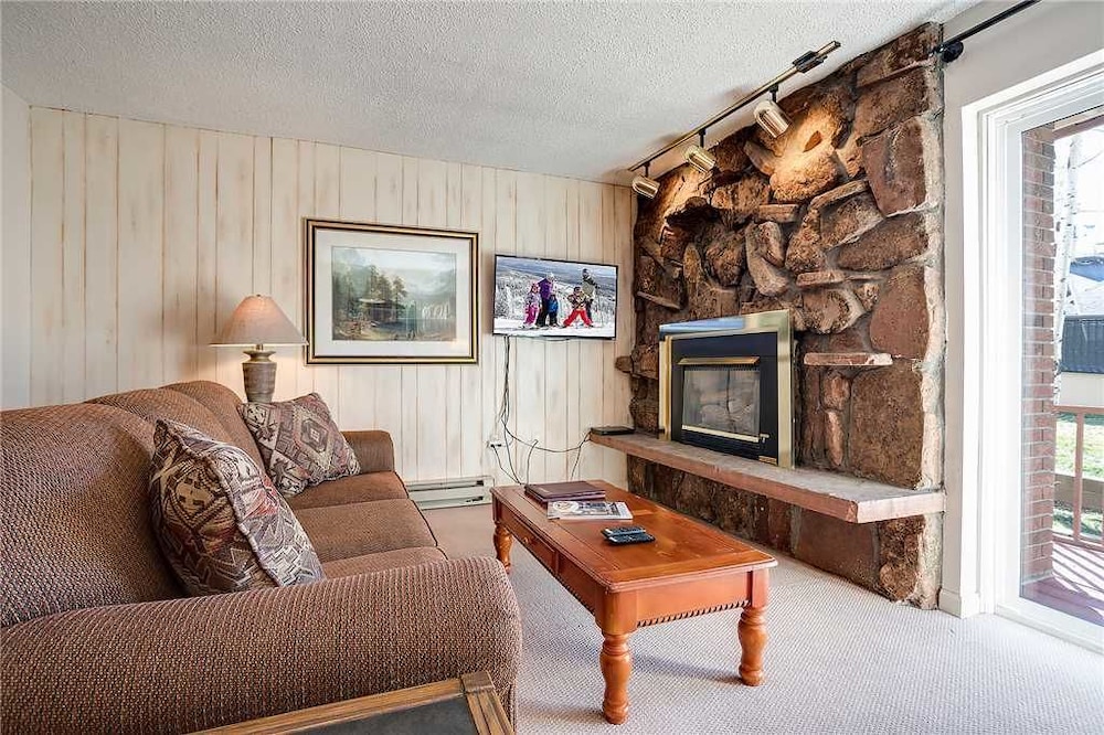 Condo, 2 Bedrooms, 2 Bathrooms photo 2