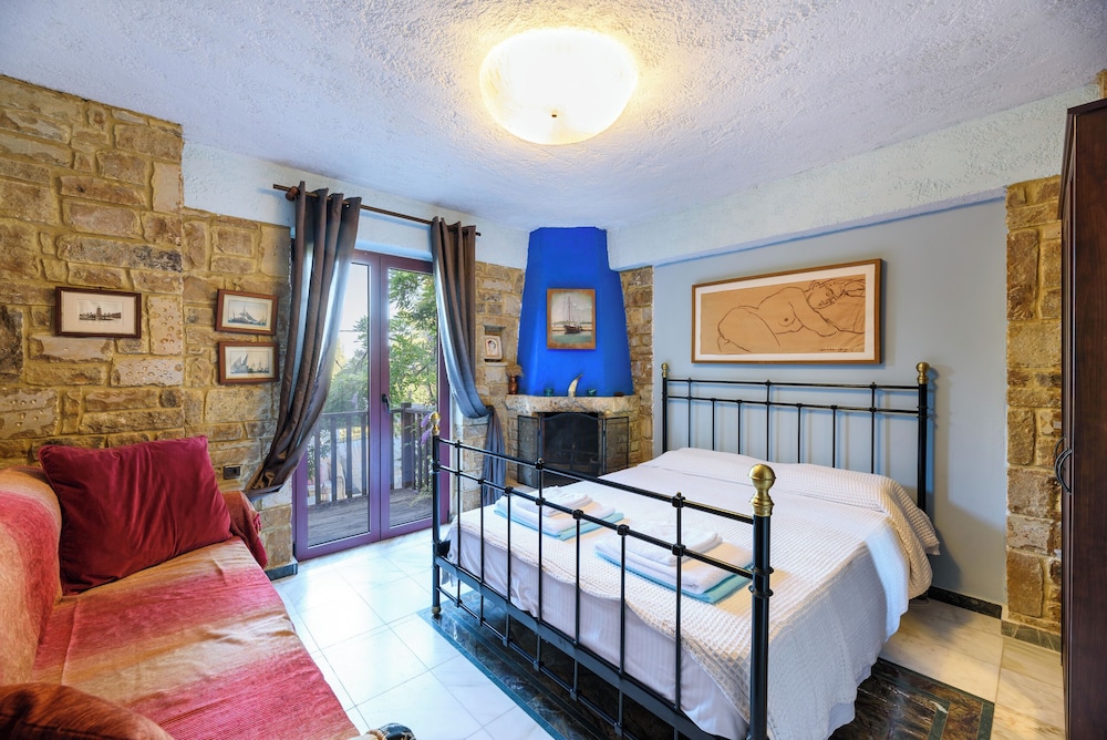 Executive Villa, 4 Bedrooms, Private Pool (Daphne) photo 3