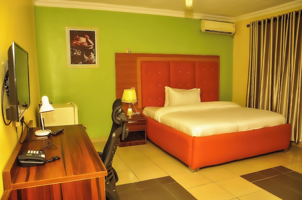 Premium Room, 1 Bedroom, Non Smoking, Refrigerator photo 3