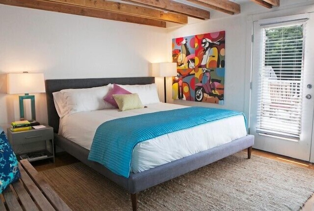 Room, 1 King Bed, Non Smoking (with Deck - Adults Only) photo 1