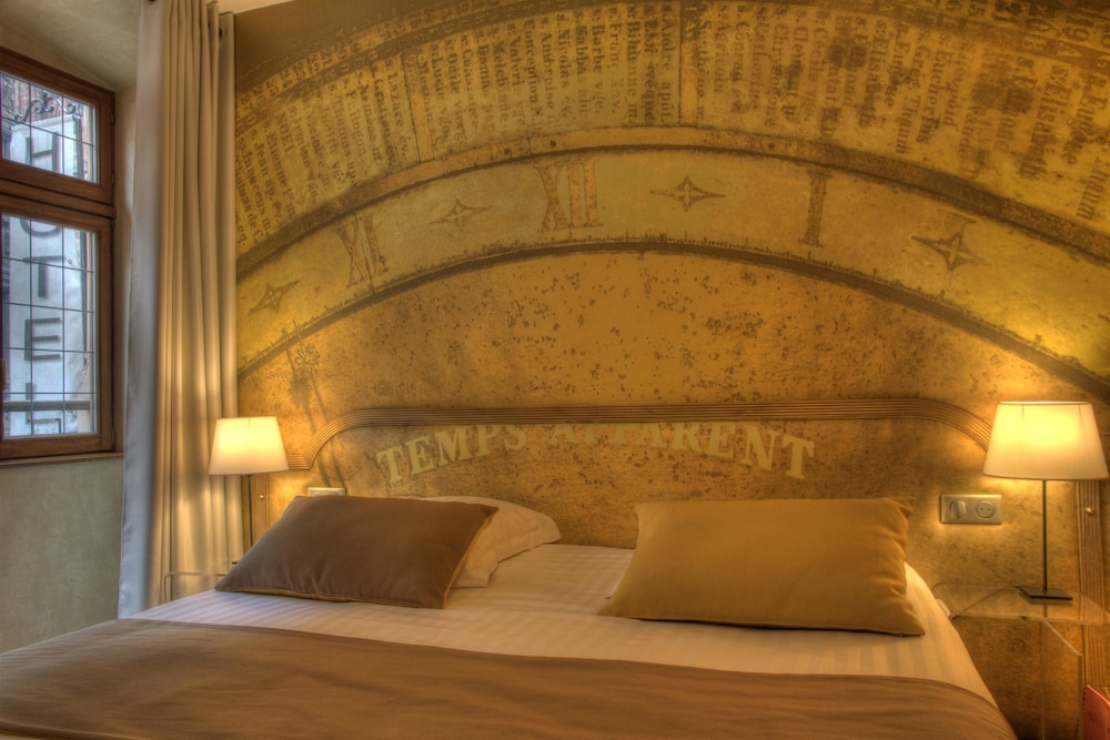 Double Room (Cathedral View) - Photo 9