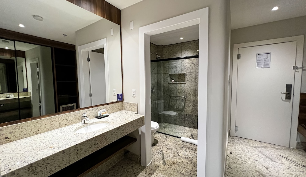 Superior Room, Accessible - Photo 5