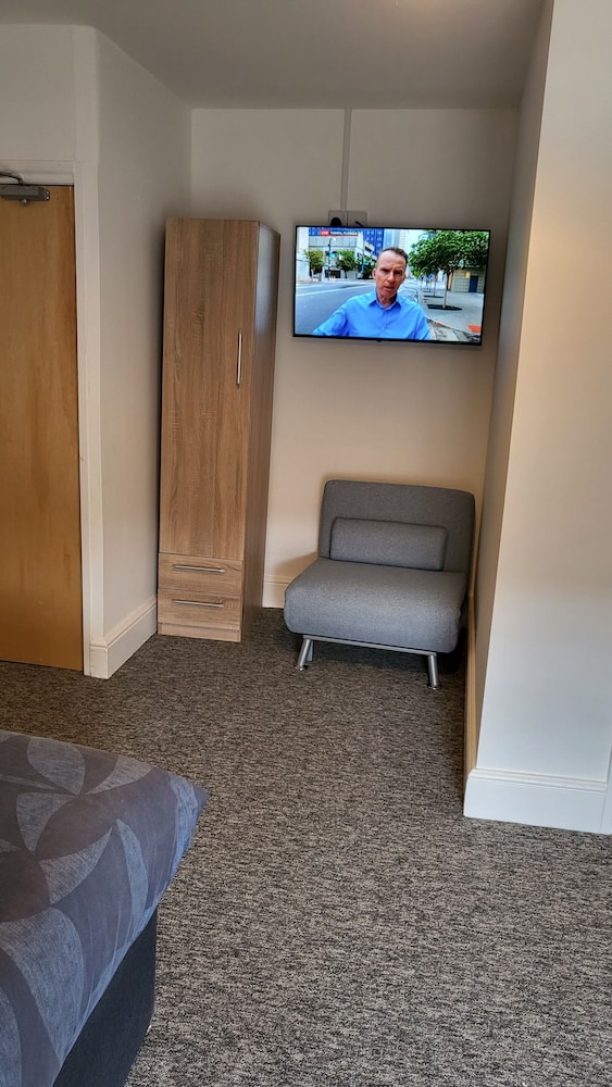 Standard Double Room, Ensuite photo 3