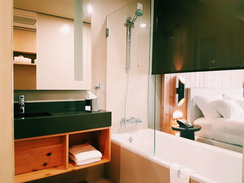 Superior Double or Twin Room, Sea View photo 3