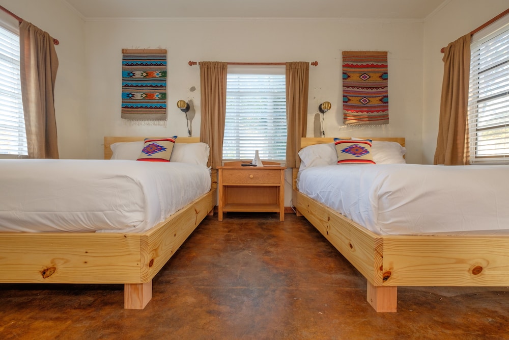 Suite, 2 Double Beds, Courtyard View, Courtyard Area photo 3