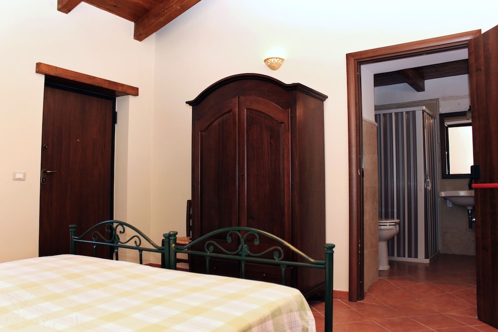 Triple Room, Garden View photo 3