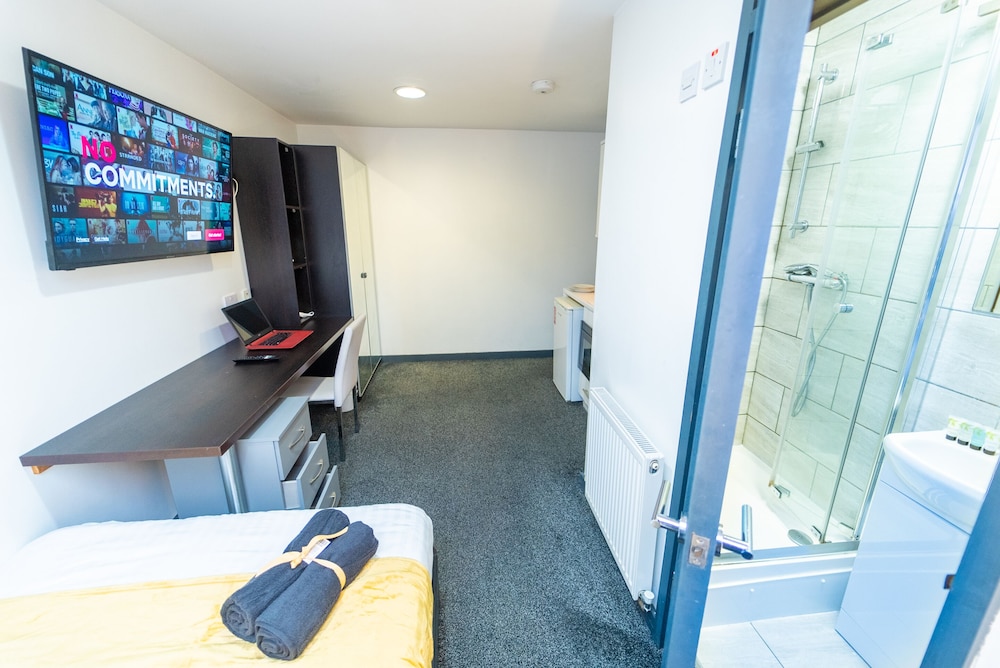 Standard Studio, Ensuite (Studio 10) - Photo 12