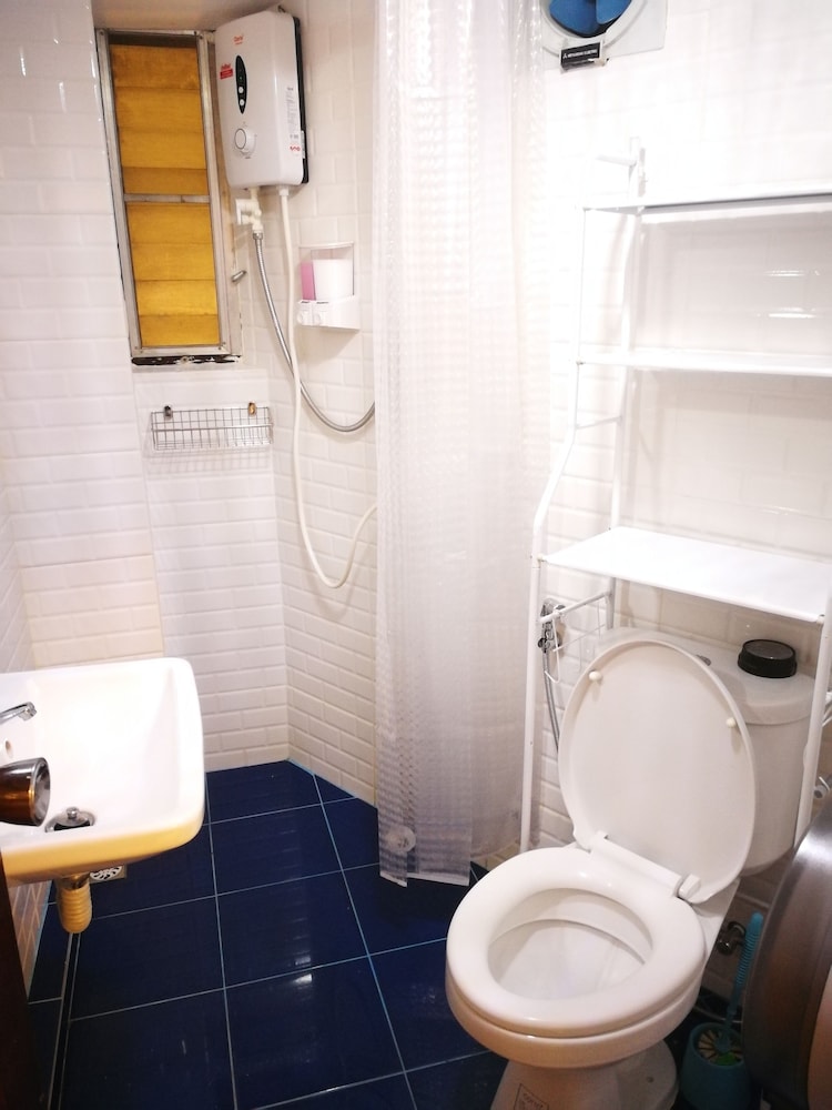 Standard Double Room, 1 Queen Bed, Private Bathroom, Garden View photo 2