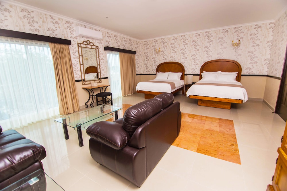 Suite, 2 Queen Beds