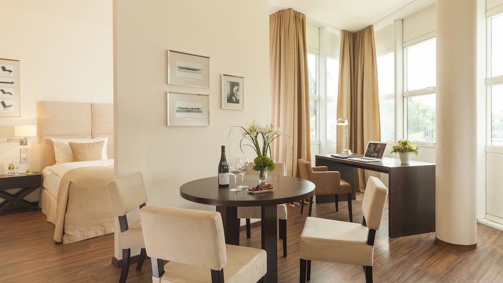 Suite (1 Person)