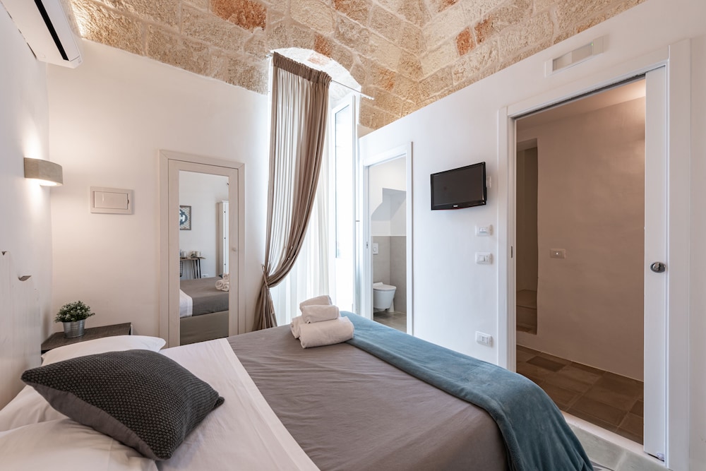 Traditional Double Room, 1 Queen Bed photo 3