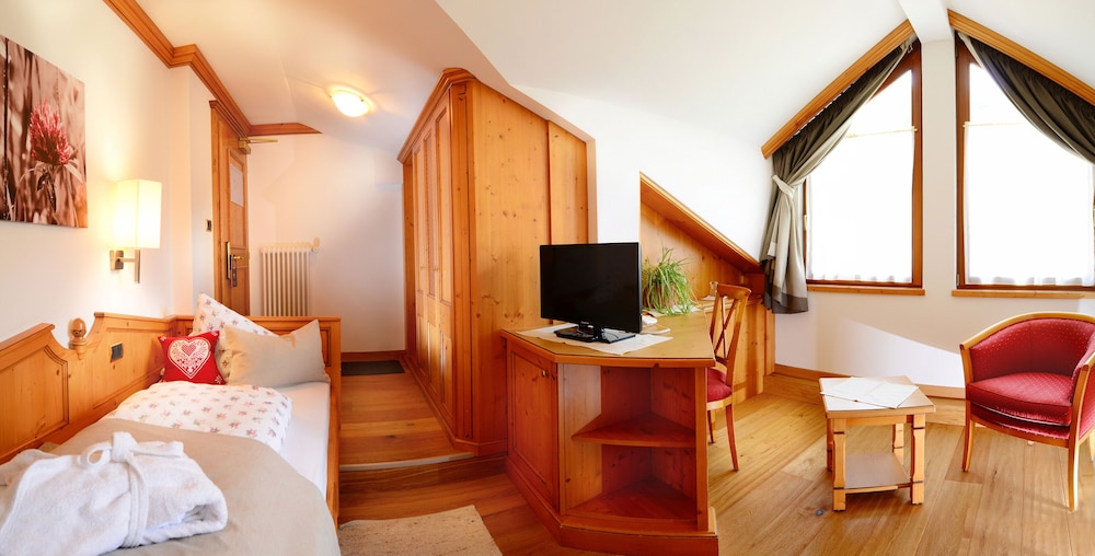 Single Room, 1 Twin Bed photo 3