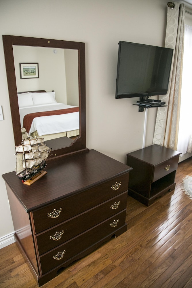 Executive Suite, 2 Queen Beds, Balcony photo 2