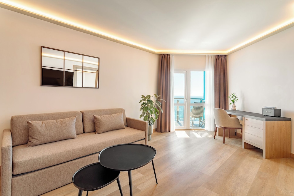 The Level Premium Junior Suite Sea View Adults Only - Photo 7