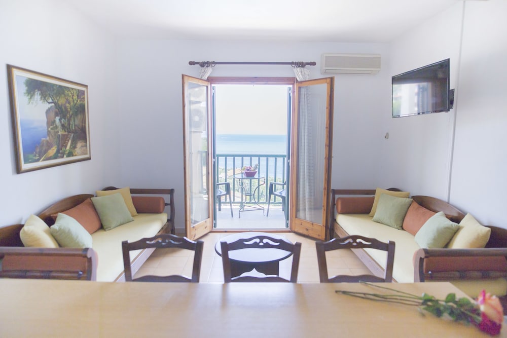 Apartment, 2 Bedrooms, Sea View photo 3