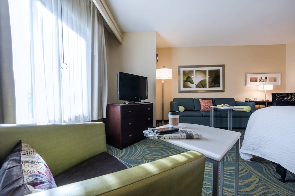 Suite, 1 Bedroom - Photo 3