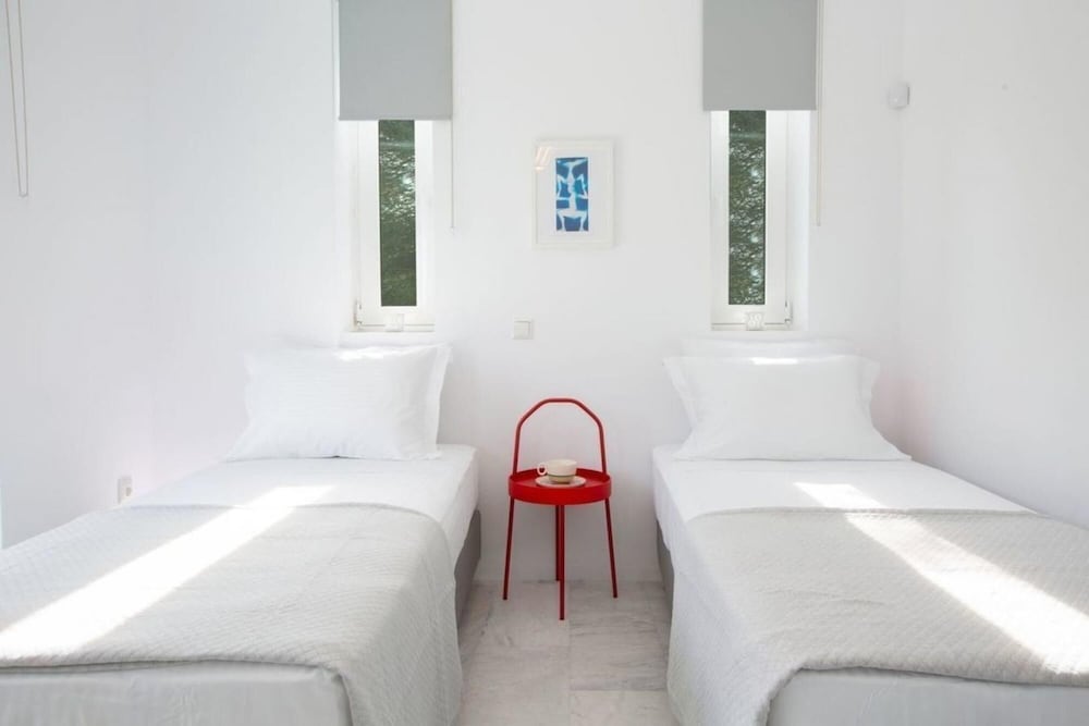 Villa, Smoking photo 1