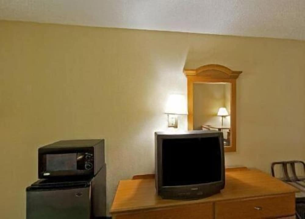 Room, 2 Double Beds, Non Smoking - Photo 1