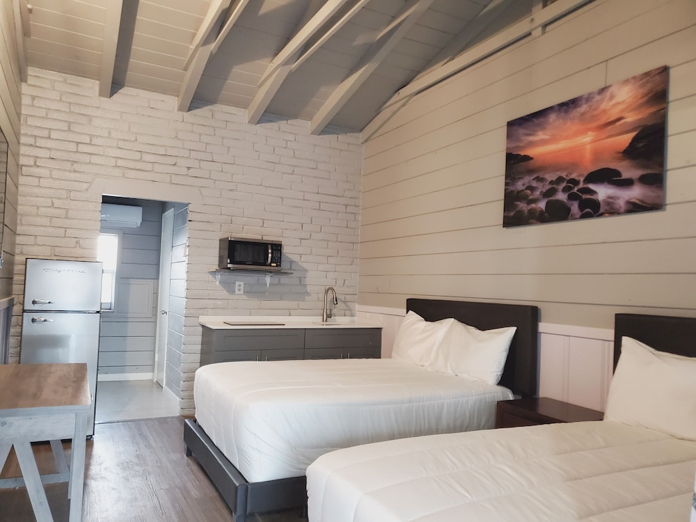 Traditional Quadruple Room, 2 Double Beds - Photo 1